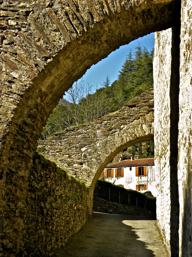 Sant Estève de Mas Cabardés by Franc Bardou