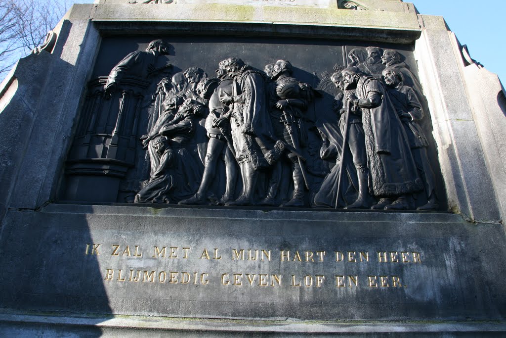 Voetdetail standbeeld Van der Werf, Leiden. by Carl030nl