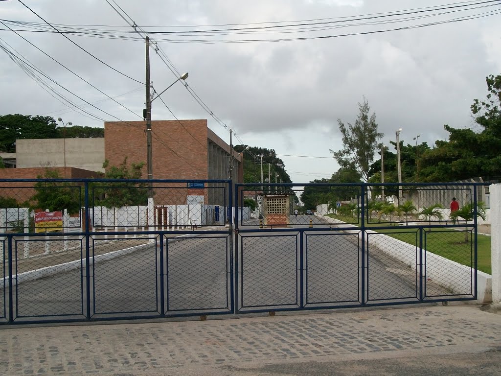 Entrada da UFPB "CCS - Centro de Ciências da Saúde" by Vinícius Andrade