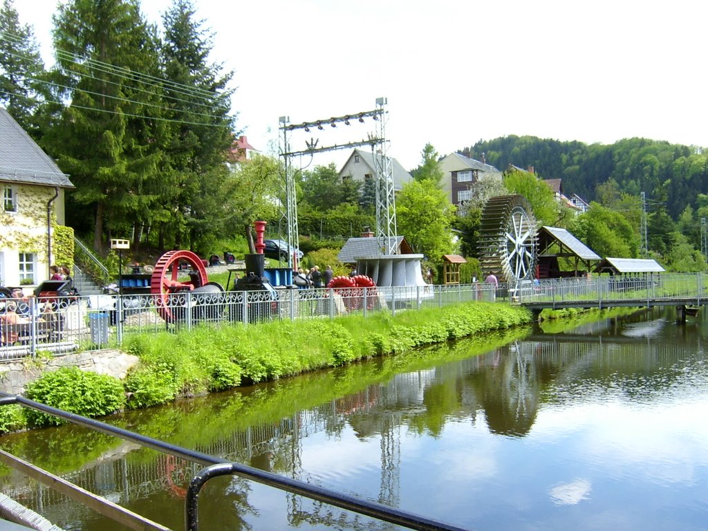 Auf dem Freigelände des Wasserkraftmuseums in Ziegenrück an der Saale by Uwe Klimpke