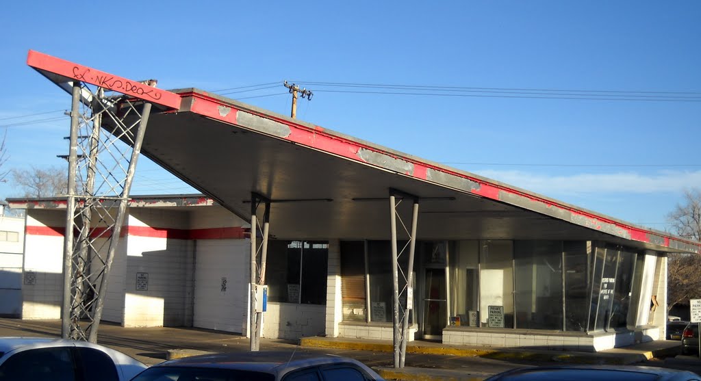 Phillips 66 Harlequin Batwing gas station, Central Ave, Historic Route 66, Albuquerque, NM, circa 1960's, style: Googie by Midnight Rider