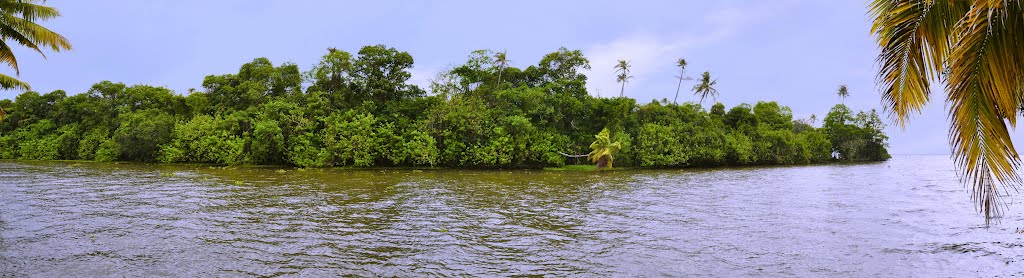 Coconut Lagoon Hotel, Kumarakom, Kerala, India. by Nicola e Pina India …