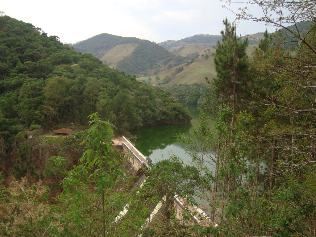 REPRESA DE WENCESLAU BRAZ VISTA DA RODOVIA by Ednilson de Lima