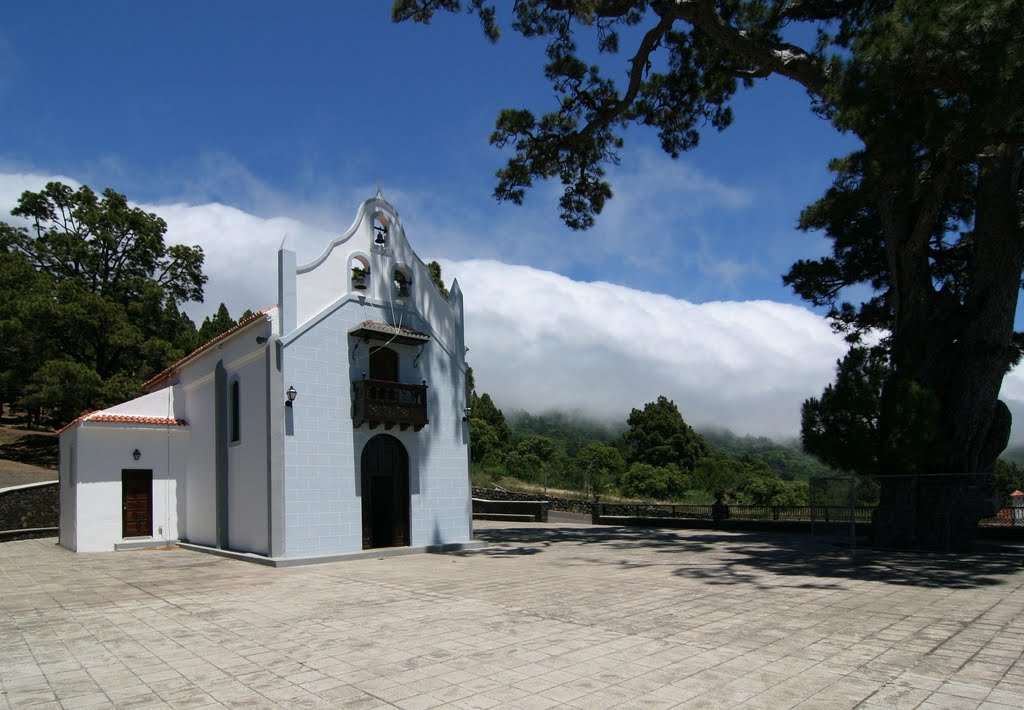 La Palma 2010: Ermita de la Virgen del Pino , #1. by arco_on_tour