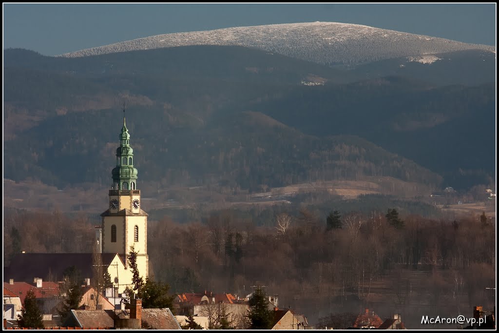 Z Śnieżnikiem w tle. by Andreas McAron