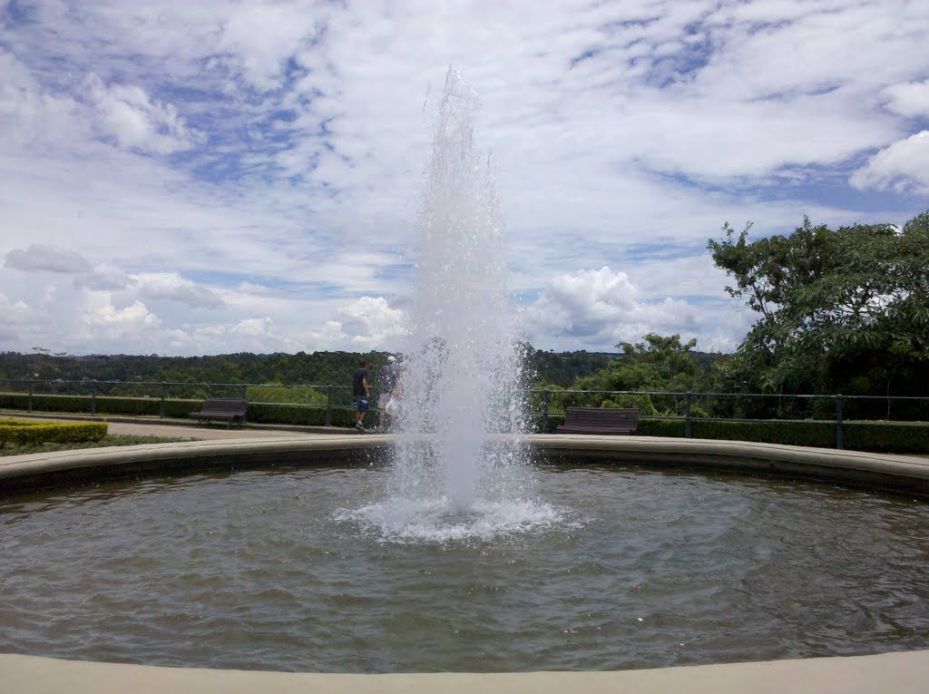 Parque Tanguá - chafariz by Allan Caetano Ramos