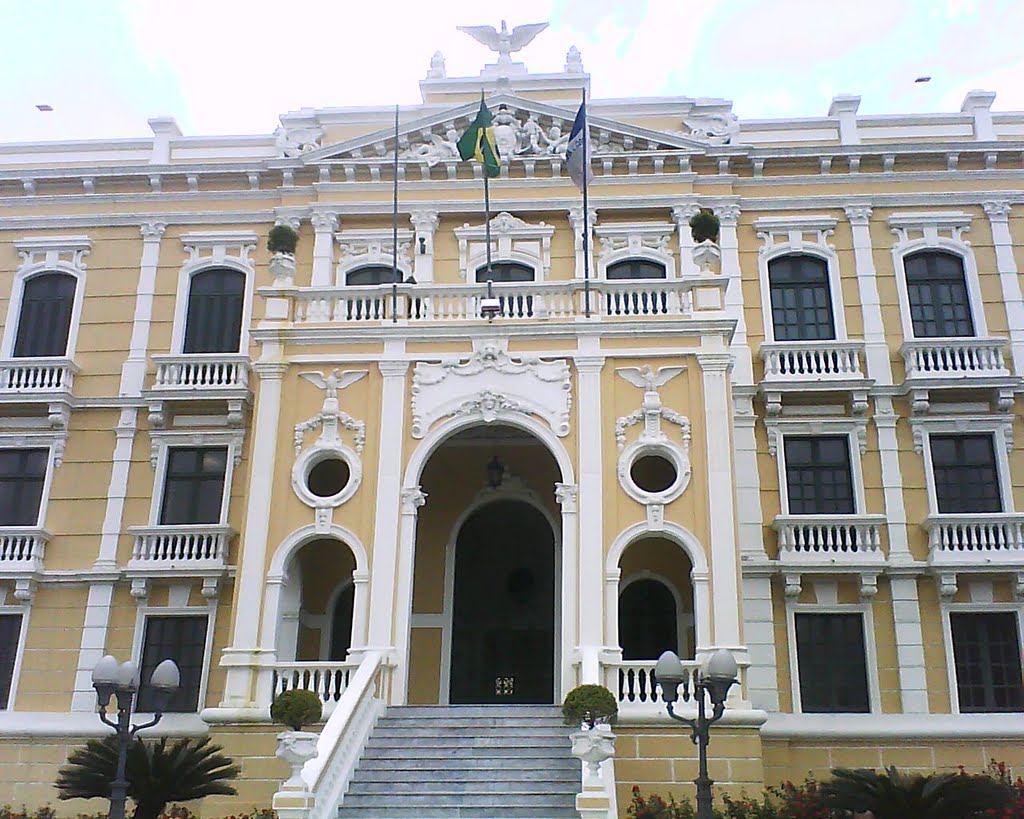 Palácio Anchieta, mais de 460 anos de idade. Sede do Governo do estado do Esípirito Santo. by Rafael  Mantovani