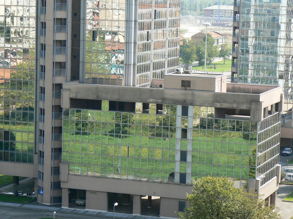 Riflessi sui palazzi dell'INPS by La Mugna