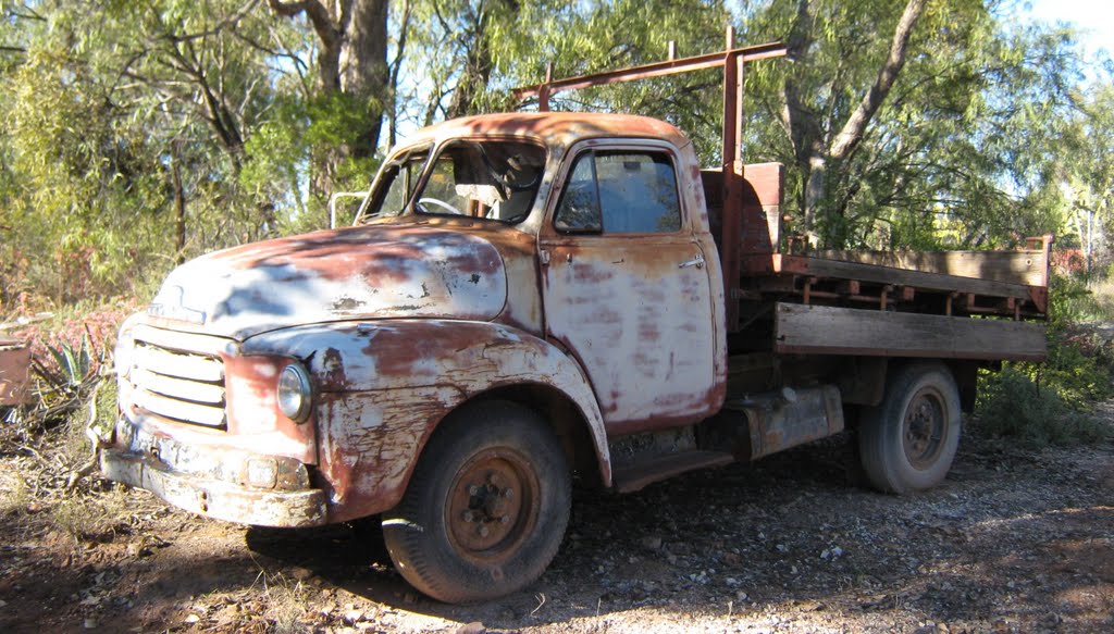 Old Truck by GlobeTrotterMines