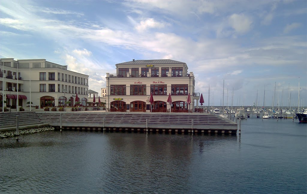 Warnemünde, Yachthafenresidenz Hohe Düne, Deutschland by Freiherr von Reitzenstein