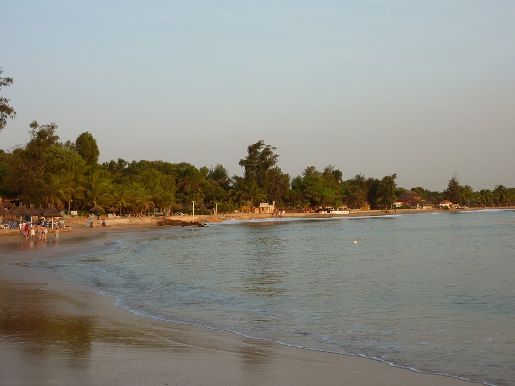 Saly ( la plage au coucher de soleil ) by alain56700