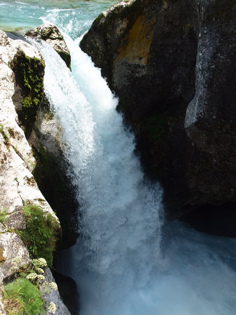 Grlje vodopad / waterfall - be careful, it's breathtaking ;) by viczki