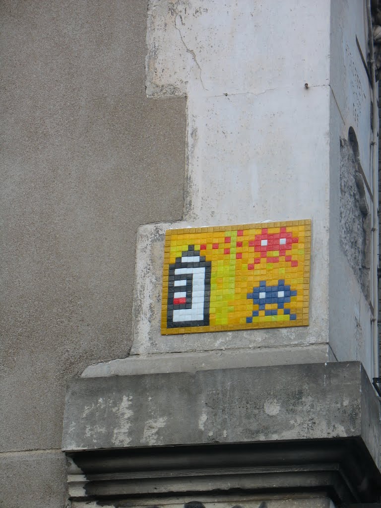 Mosaique Space Invaders rue Legendre by Goyan