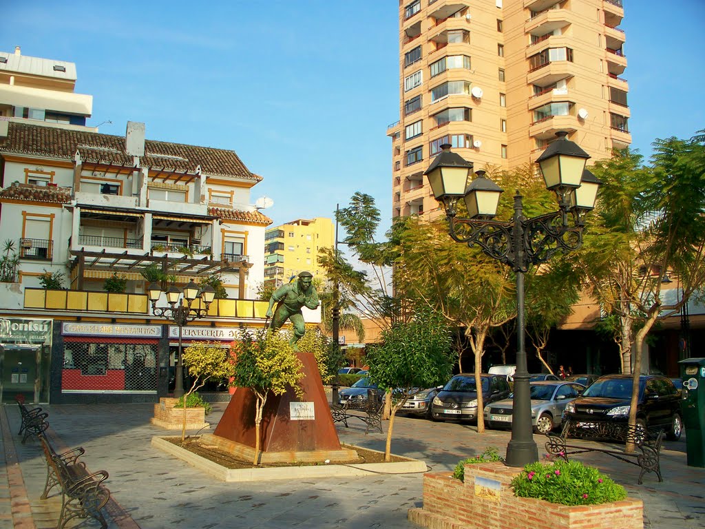 Fuengirola - Square by Roy Bell