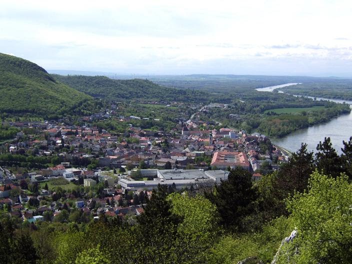 Blick vom Braunsberg auf Hainburg by hubi1802