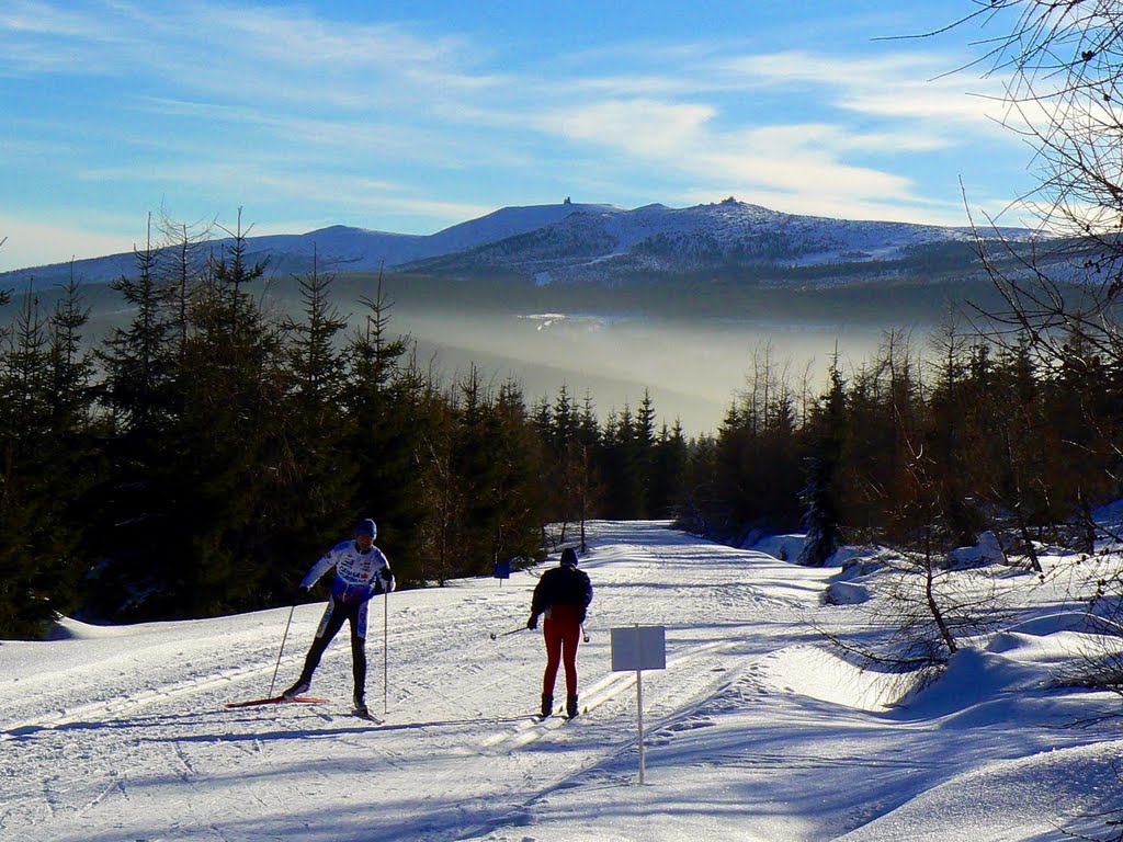 Karkonosze seen from Rozdroże Pod Cichą Równią by intian