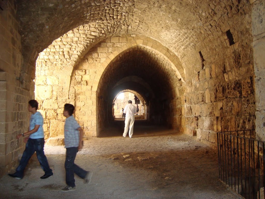 Castillo en Byblos by AnaMariaOss