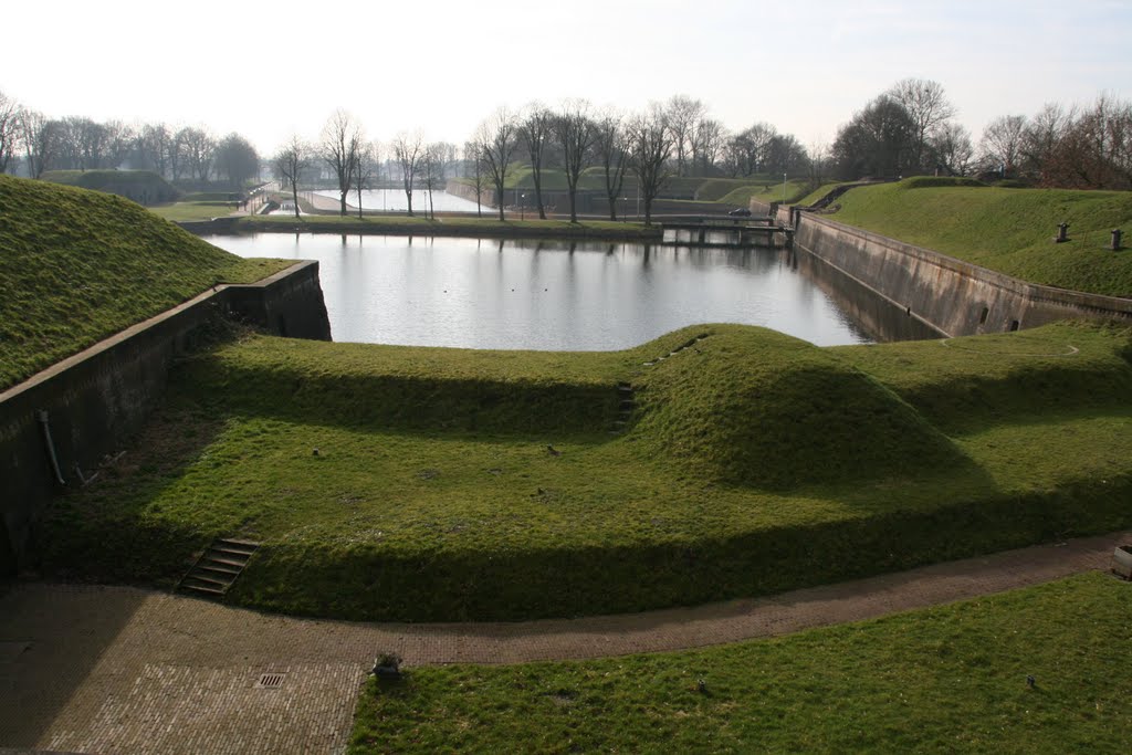 Bastion Oranje en Kapt G.A.Meijerweg, Naarden. by Carl030nl