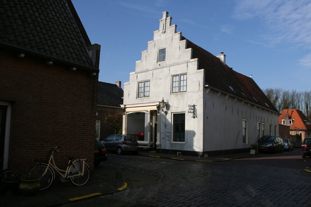 Trapgevel Jan Massenstraat hoek Kloosterstraat, Naarden. by Carl030nl