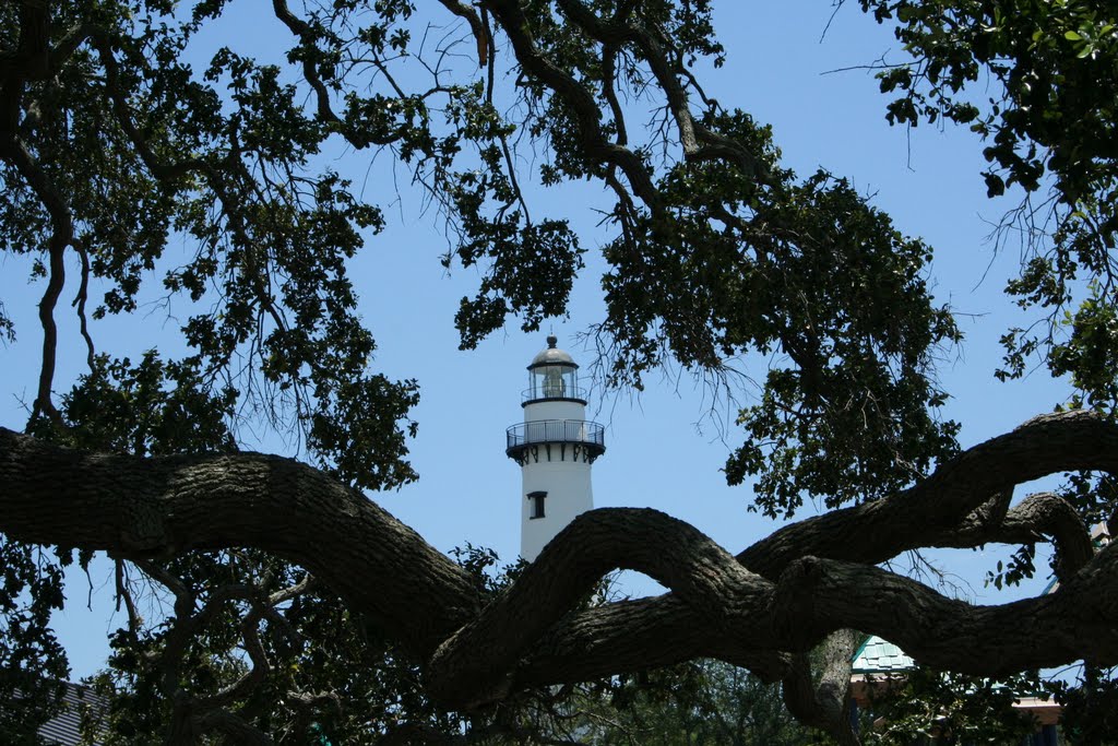 St Simmons lighthouse by Xterrafirma