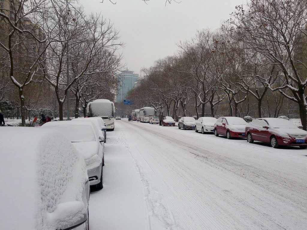 Xibahe South Road, south by Chi Jun