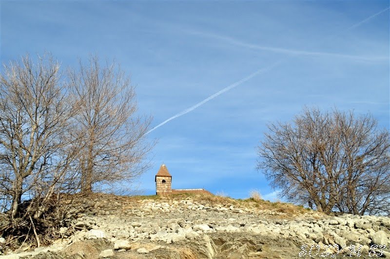 CHAPELLE ST MICHEL LAC DE SERRE PONCON by suzy untel