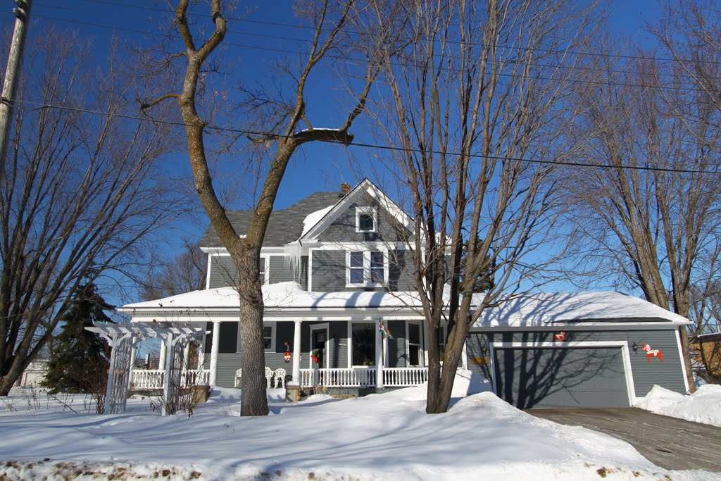 Random Snowy House by yarsurus