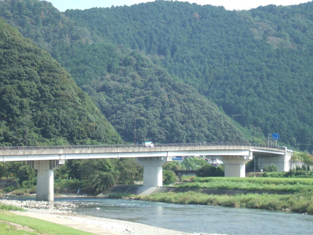 国道381号 / 広見川 (2006.09) by o24kn