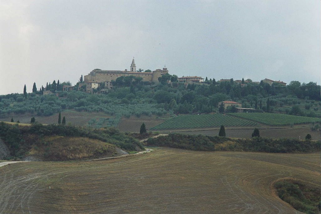 Vista di Pienza da Casale Agriturismo Stagnino by Bepix (Giuseppe de G…