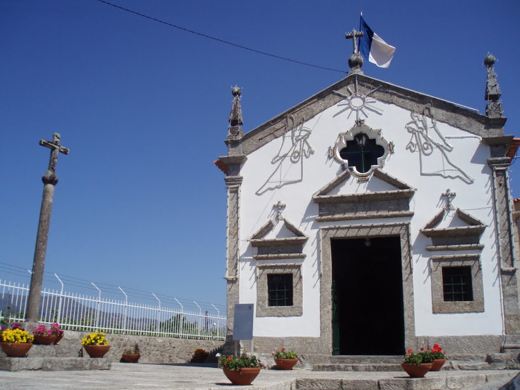 Capela de São Bartolomeu by Eduardo Cerqueira