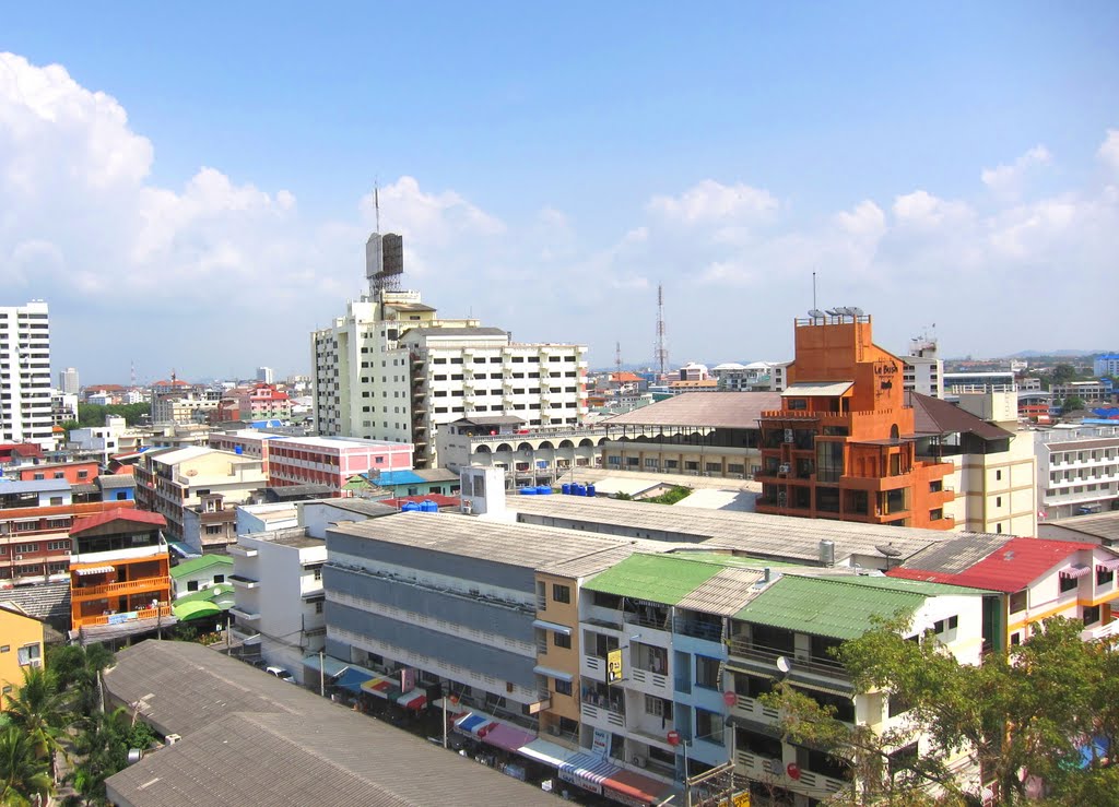 Pattaya - Vista da Yensabai by Dino Danieli