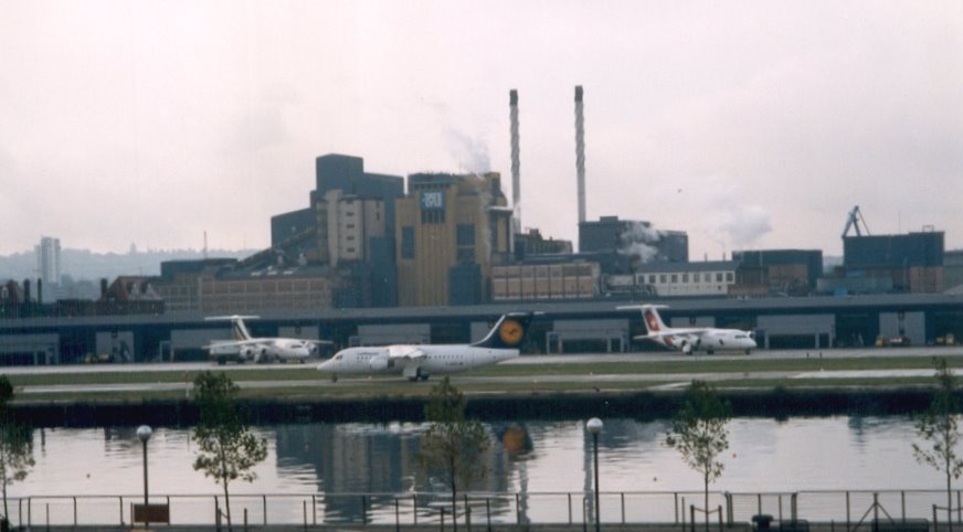 3 BAe 146 (Alitalia, Lufthansa, Crossair) - London-City (LCY) - late 1990s, UK. by André Bonacin