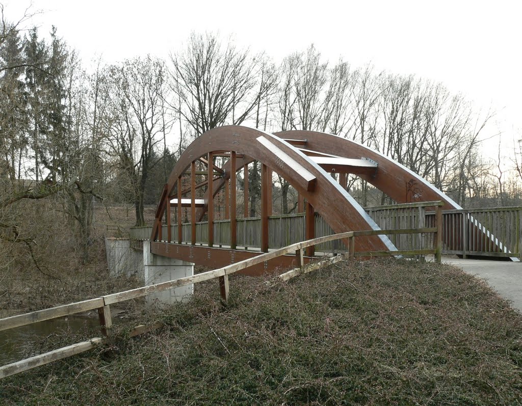 Niederwiesa OT Braunsdorf - Blick auf die Fußgänger-Brücke über die Zschopau by Thomas Eichler