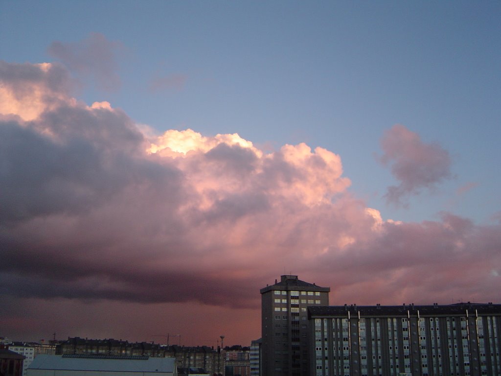 Nubarrones al atardecer en La Coruña by Marina S.P.