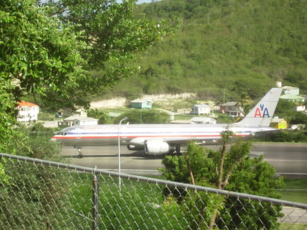 AA on its way back to San Juan by Yuri Mannix