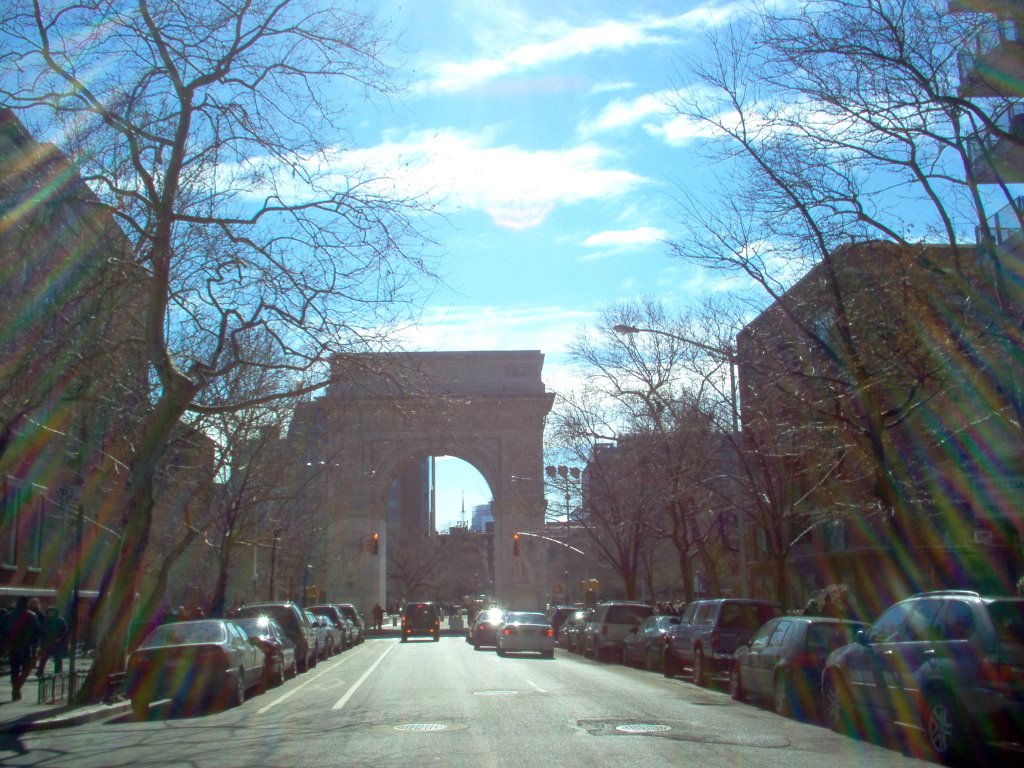 Arch was built in 1895 to honor George Washington,Washington Square Park view from 5th. Ave. New York by Manuel Santiago