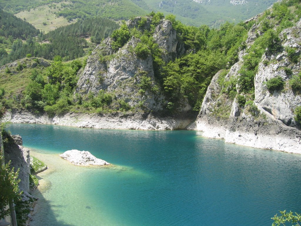 Lago S. Domenico by Roberto La Civita