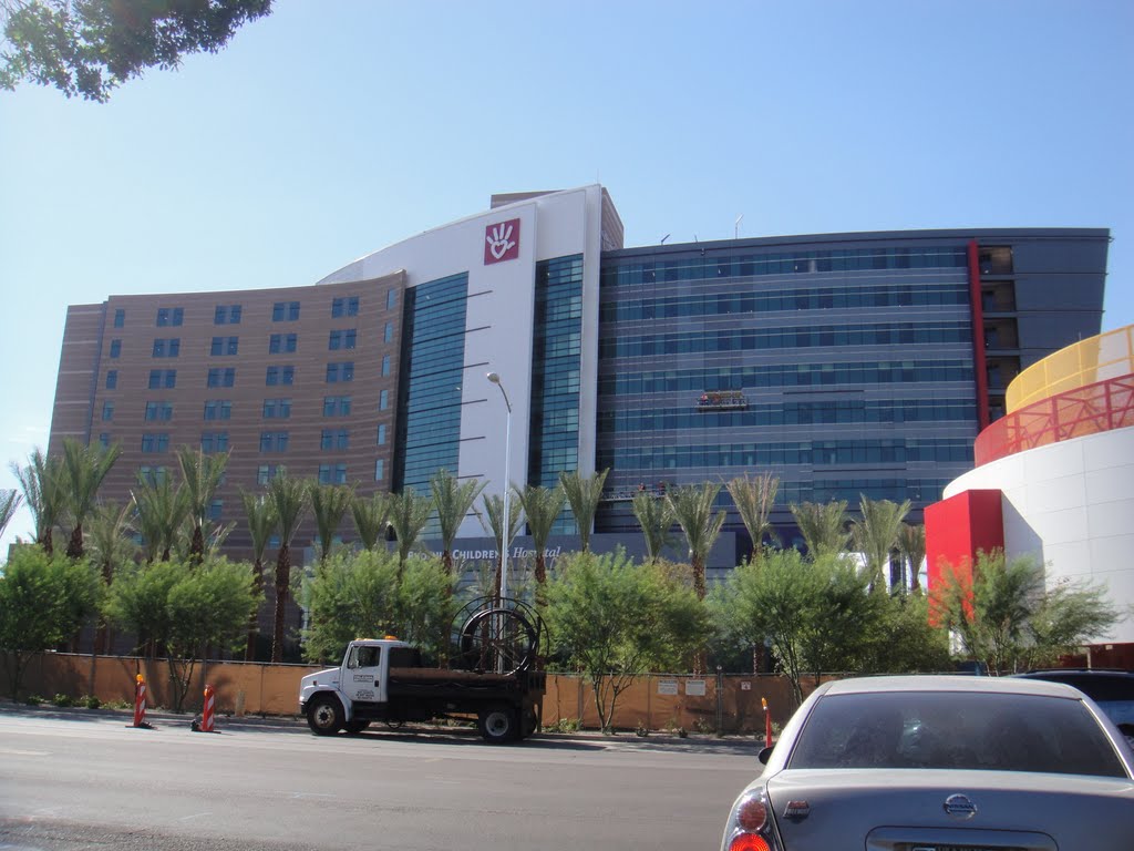 Phoenix Childrens Hospital (Under Construction - October 2010) by cygnusloop99