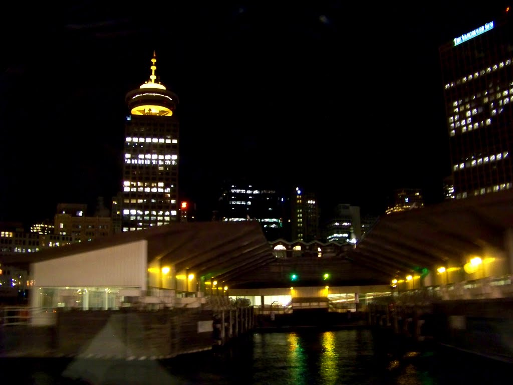 VANCOUVER HARBOUR BY NIGHT by mexicori