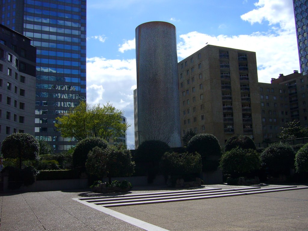 La Défense 3 by cadenaweb