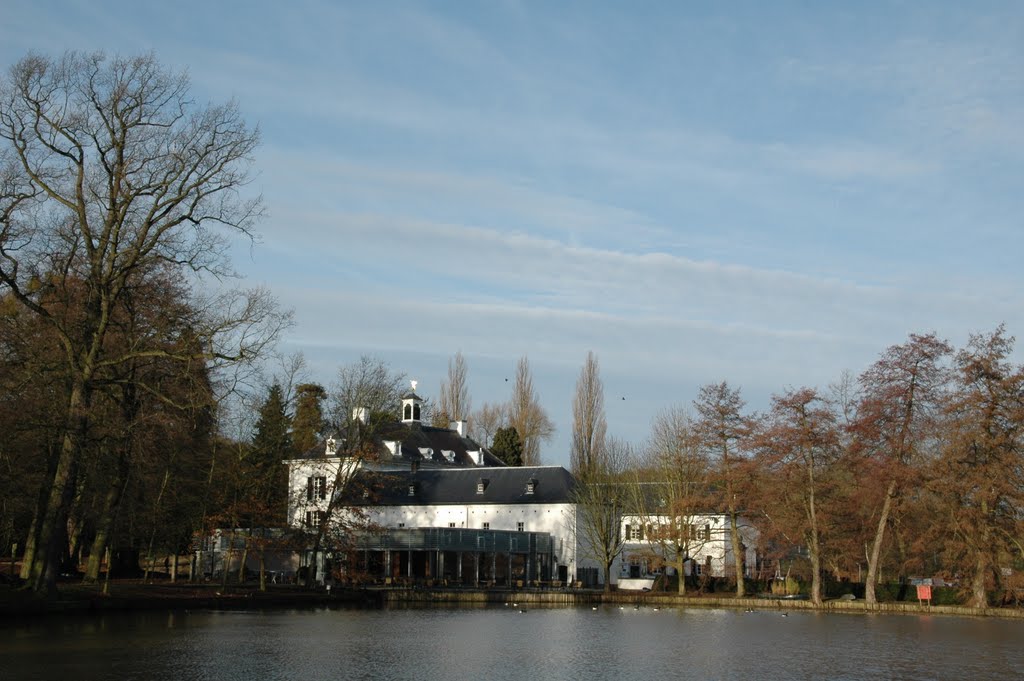 Kasteel Vaalsbroek, hoofdgebouw by René Speur