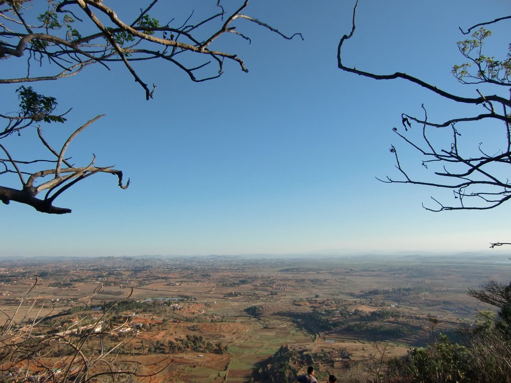 Hills and plains surrounding Ambohimanga by Florentine Vermeiren