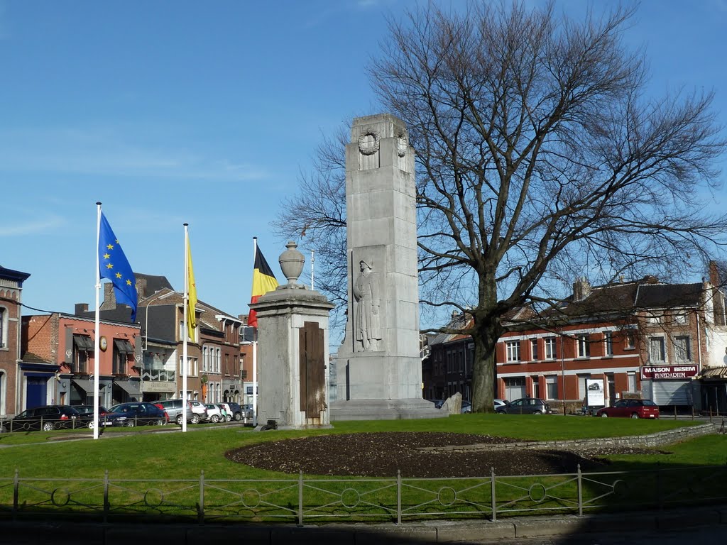 Monument aux morts, place de la Licourt by alcedo888