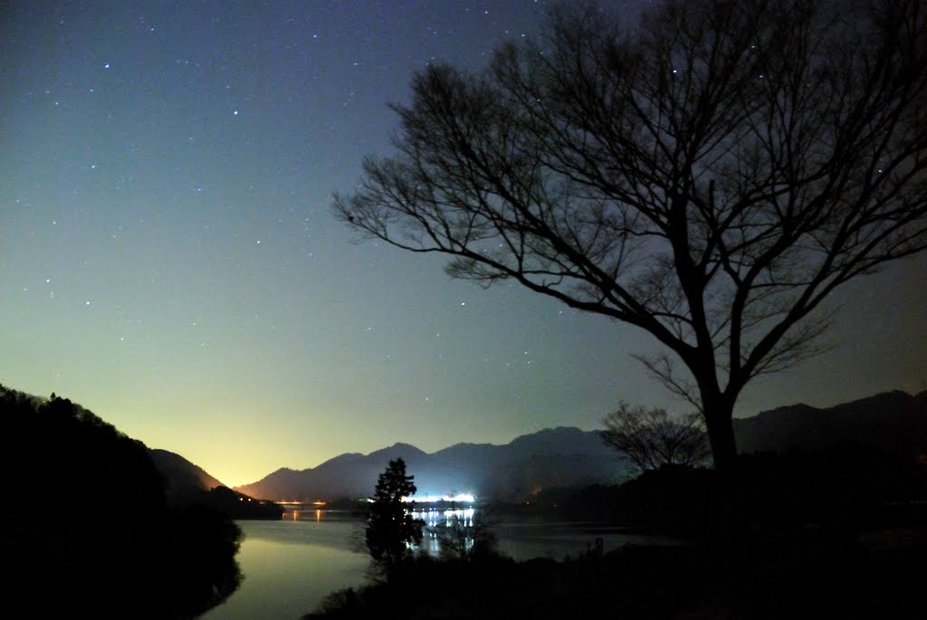 『 東空の都市灯 』／City lights in the eastern sky by Gizen Kitahama