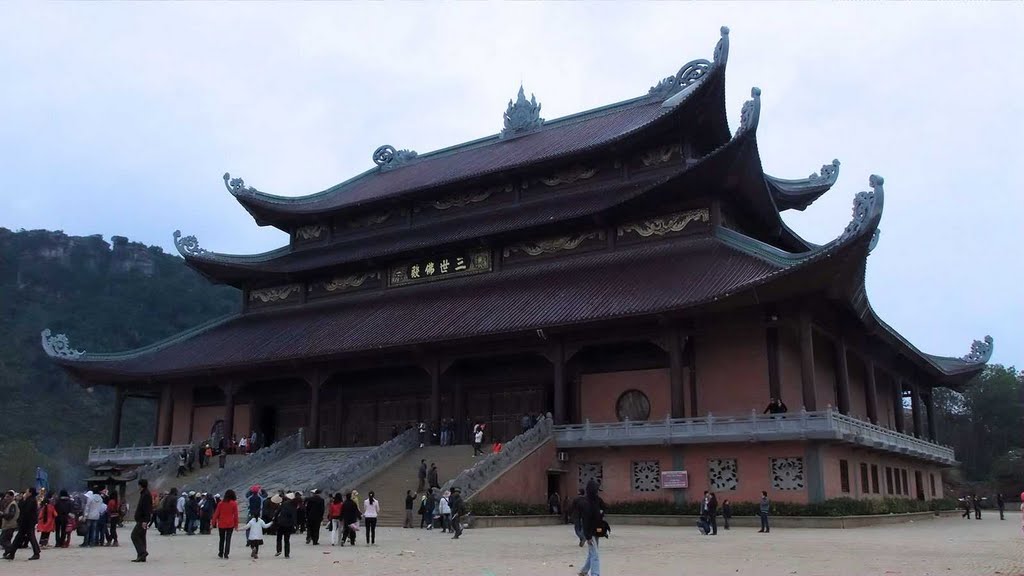 Tam The Palace (Điện Tam Thế) - Bai Dinh Pagoda by KhoiTran