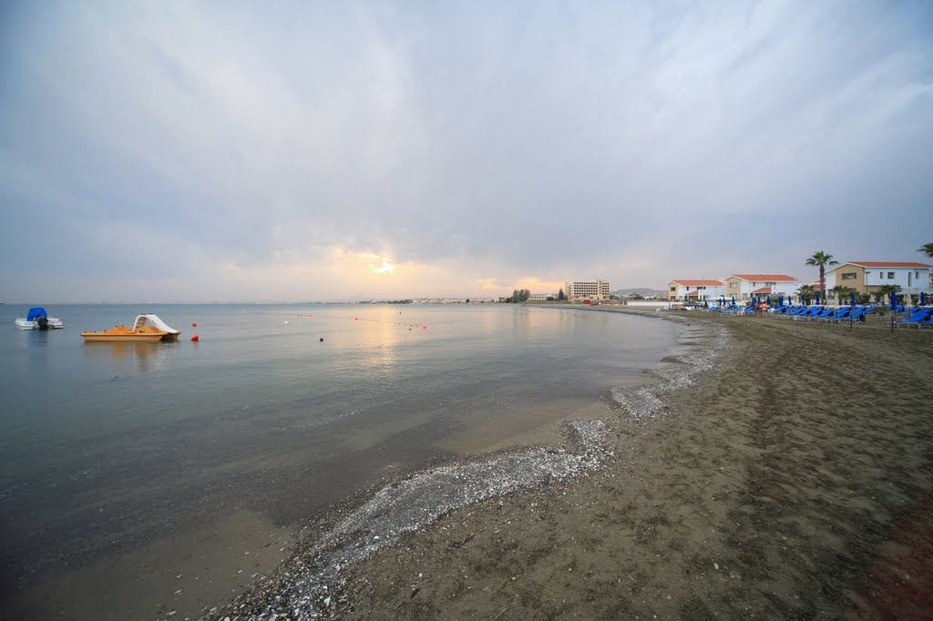 Larnaka bay by longdistancer