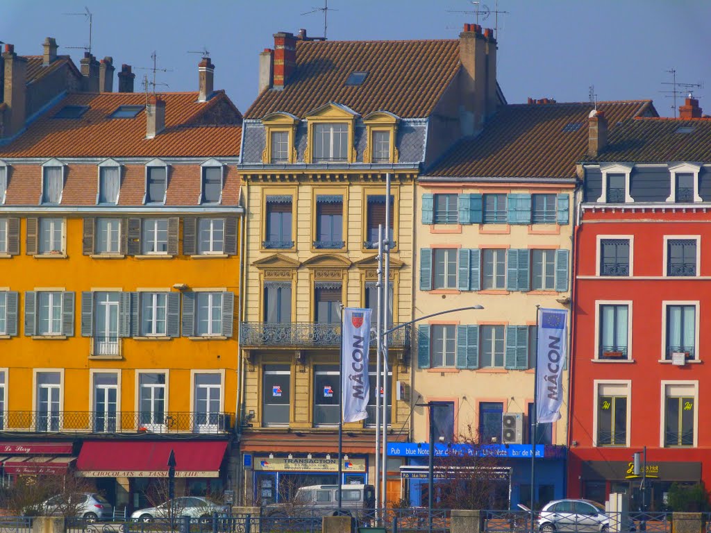 MAISONS COLOREES SUR LES QUAIS DE MACON by Evelyne BORREL