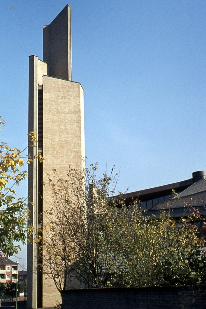 Dietrich-Bonhoeffer-Kirche im Jahr 1970, Düsseldorf-Garath by Juergen Roesener