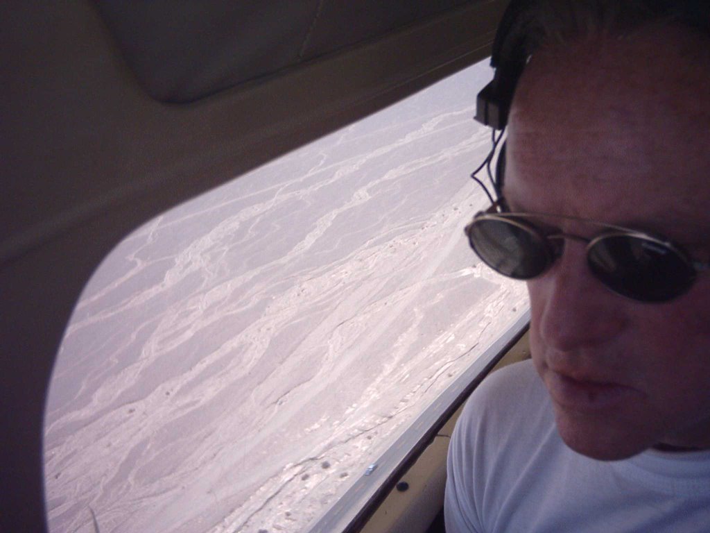 A flight above Nazca, Perú by Flavio Adami de Avil…