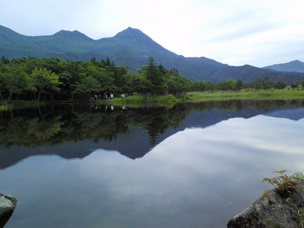 Shiretoko 1st lake - 知床五湖 一湖 by pany777